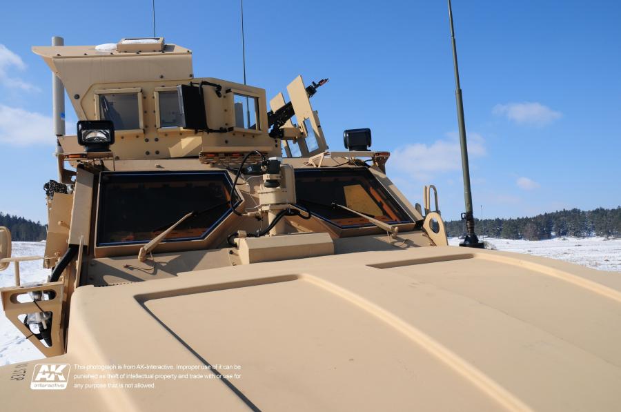 Детали экстерьера Oshkosh M-ATV 2009 года  (фото 411 из 676)